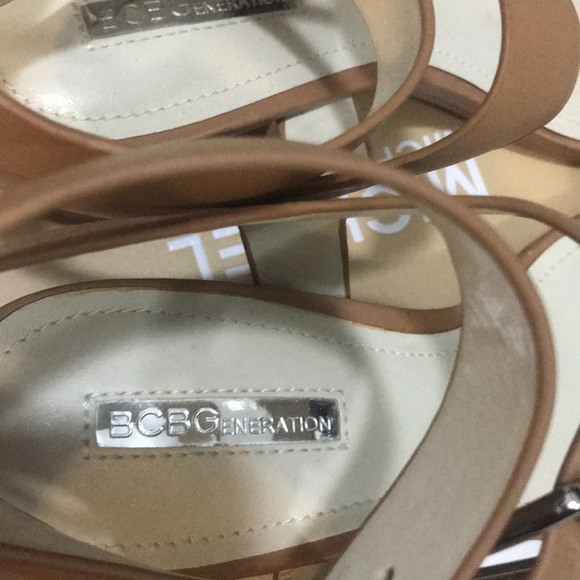 BCBG sandals wood heel silver accessories - Picture 4 of 6